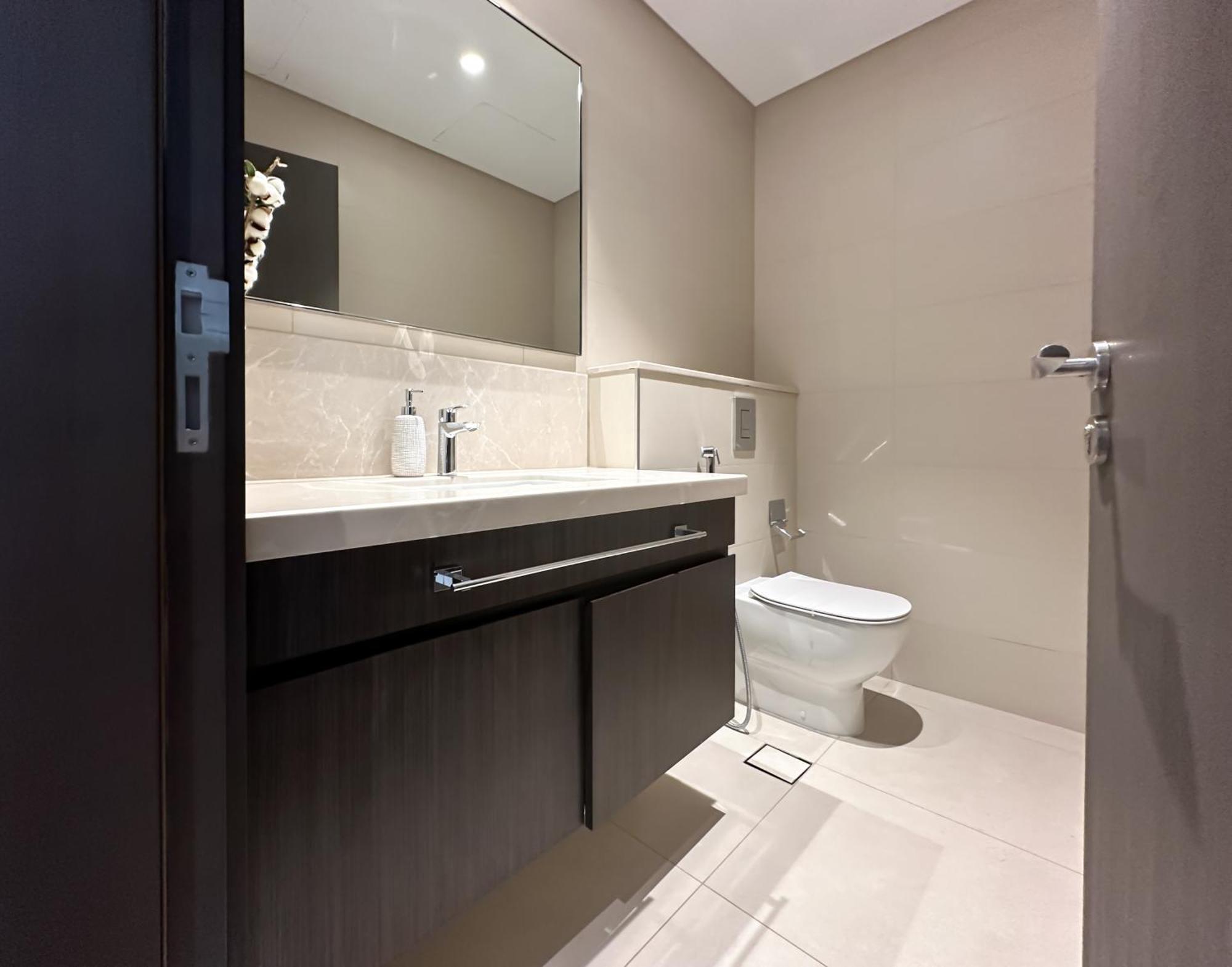 Stylish 2 Bedroom Dior-Inspired Apartment Connected To Dubai Mall Exteriör bild