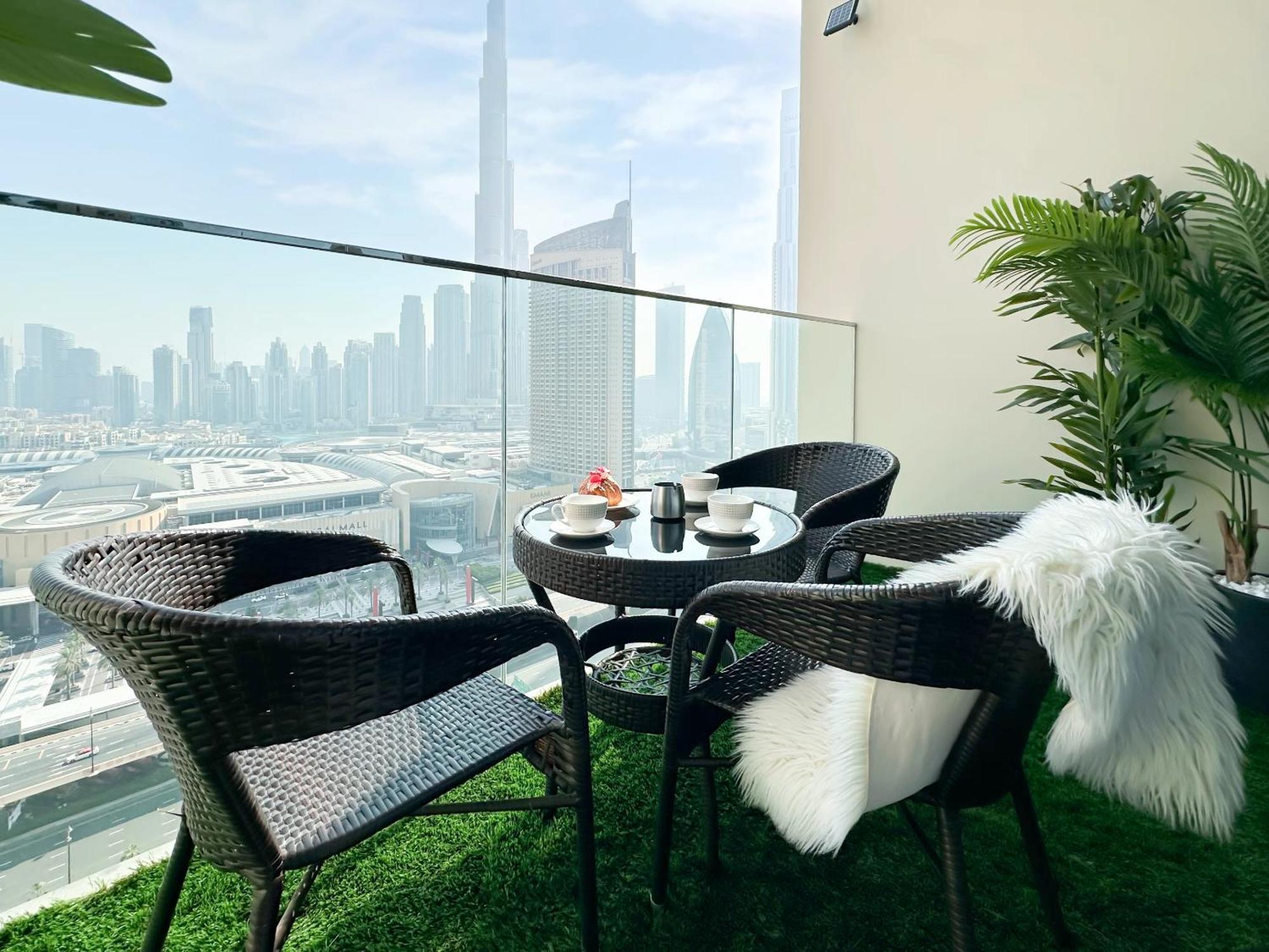 Stylish 2 Bedroom Dior-Inspired Apartment Connected To Dubai Mall Exteriör bild